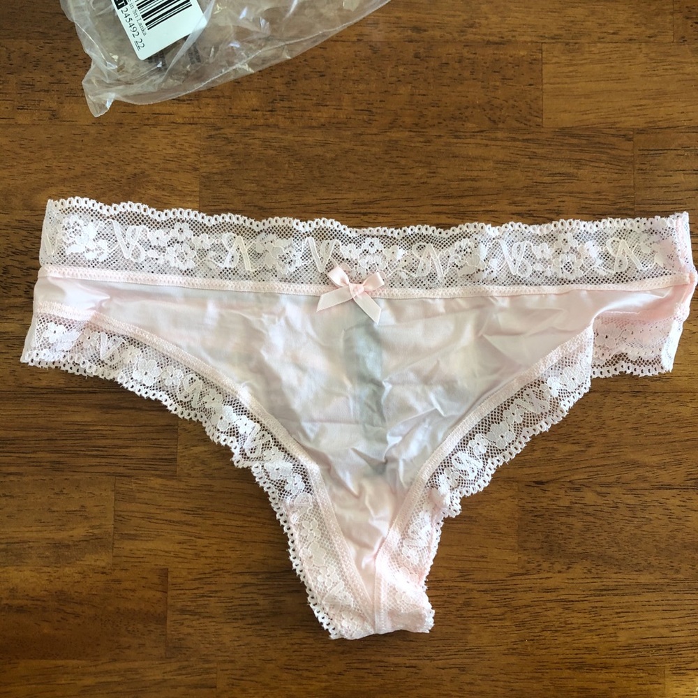 Women’s Size Med. Silky/Lace Thong